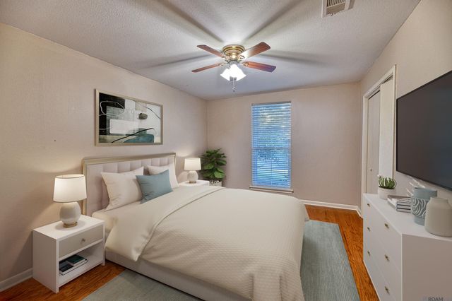 869 Heather Dr, Baton Rouge, LA 70815