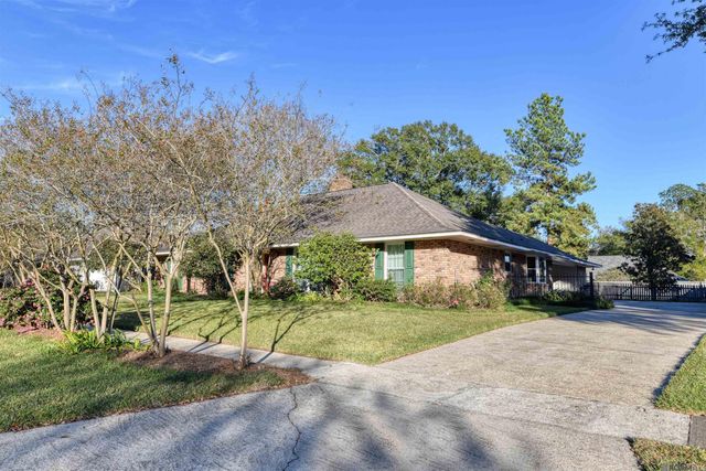 869 Heather Dr, Baton Rouge, LA 70815