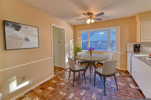 869 Heather Dr, Baton Rouge, LA 70815