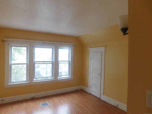 199 Whitney Avenue 3, Bridgeport, CT 06606