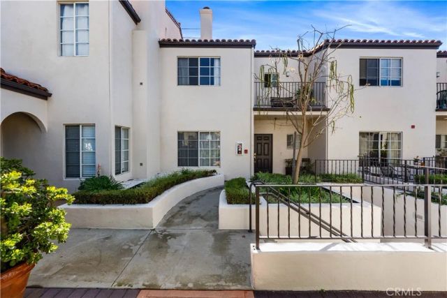 392 S Marengo 105, Pasadena, CA 91101