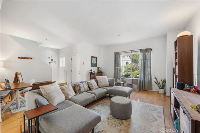 392 S Marengo 105, Pasadena, CA 91101