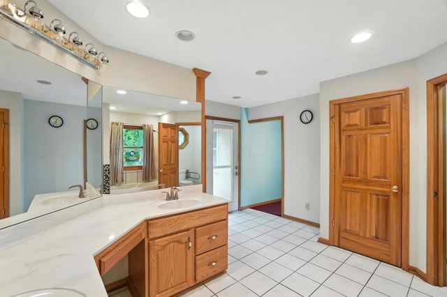 6253 Headley Heights Court, Columbus, OH 43230