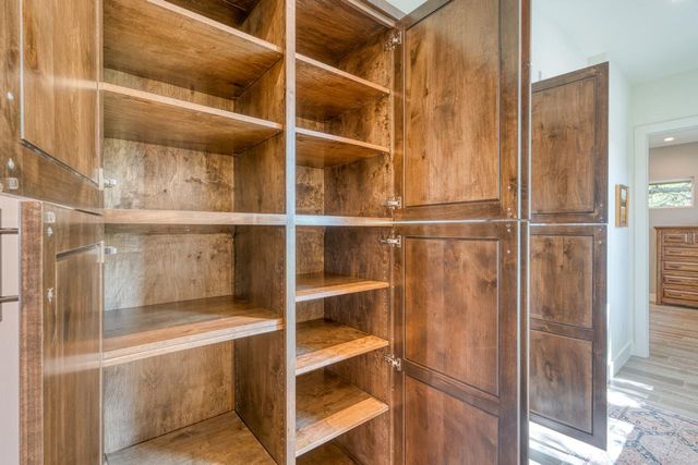 128 Westgate LOOP, Horseshoe Bay, TX 78657