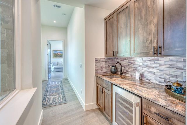 128 Westgate LOOP, Horseshoe Bay, TX 78657