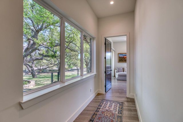 128 Westgate LOOP, Horseshoe Bay, TX 78657