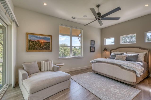 128 Westgate LOOP, Horseshoe Bay, TX 78657