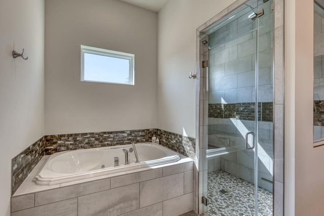 128 Westgate LOOP, Horseshoe Bay, TX 78657