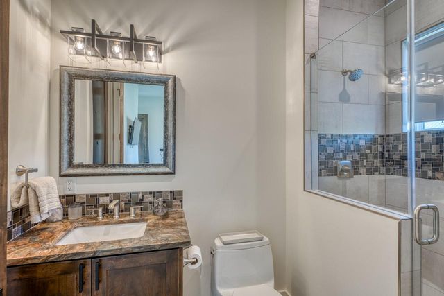 128 Westgate LOOP, Horseshoe Bay, TX 78657