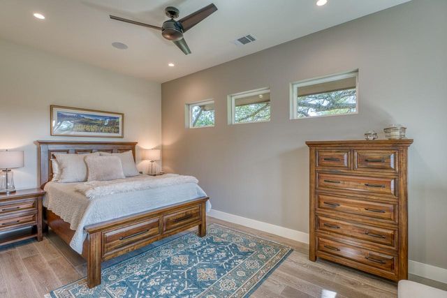 128 Westgate LOOP, Horseshoe Bay, TX 78657