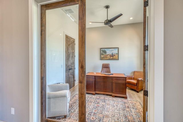 128 Westgate LOOP, Horseshoe Bay, TX 78657