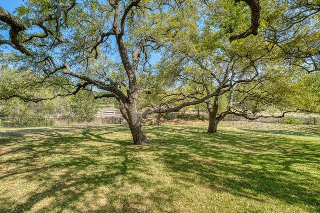128 Westgate LOOP, Horseshoe Bay, TX 78657