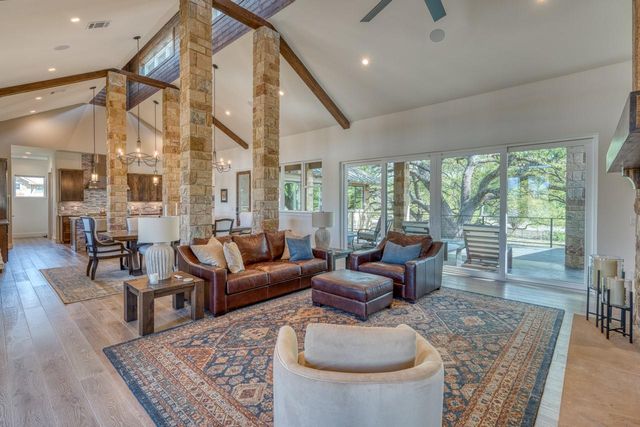 128 Westgate LOOP, Horseshoe Bay, TX 78657