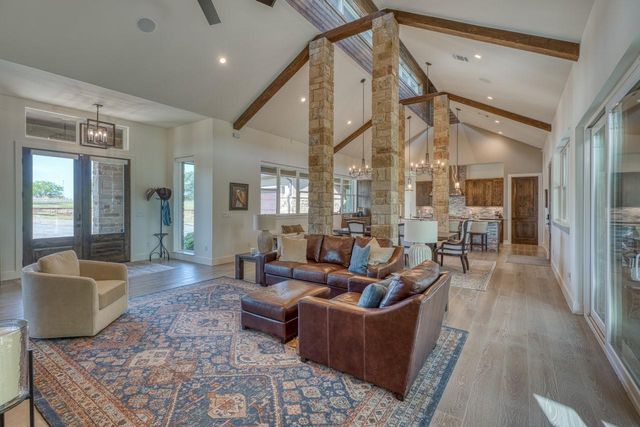 128 Westgate LOOP, Horseshoe Bay, TX 78657