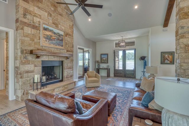 128 Westgate LOOP, Horseshoe Bay, TX 78657