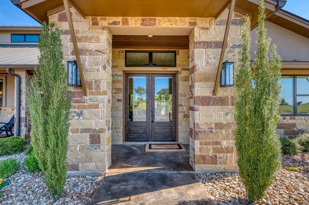 128 Westgate LOOP, Horseshoe Bay, TX 78657