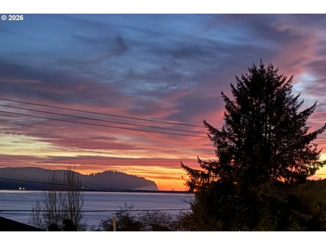 1213 ACACIA Ave, Garibaldi, OR 97118