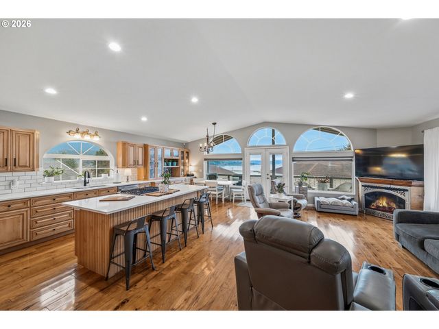 1213 ACACIA Ave, Garibaldi, OR 97118