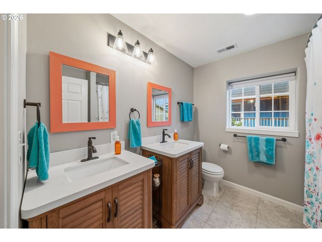 1213 ACACIA Ave, Garibaldi, OR 97118