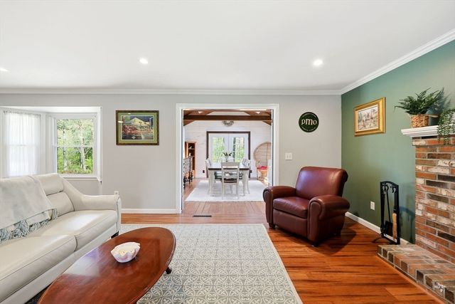 18 Fox Run Ln, Hampden, MA 01036