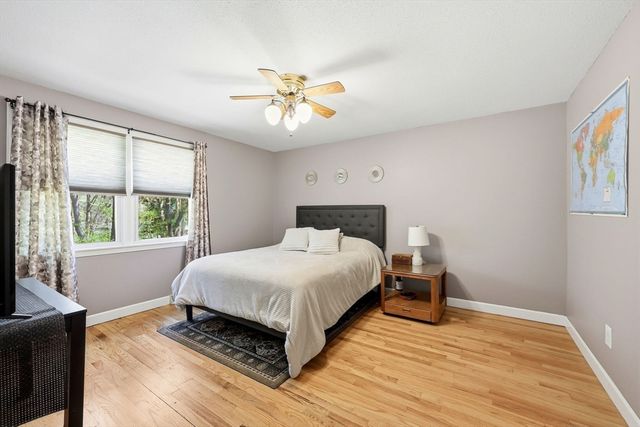 18 Fox Run Ln, Hampden, MA 01036