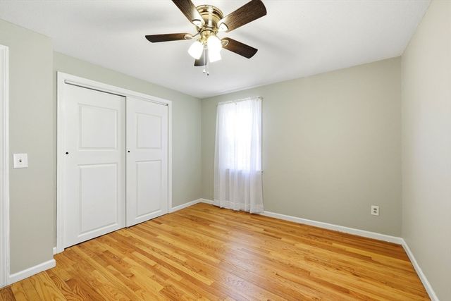18 Fox Run Ln, Hampden, MA 01036