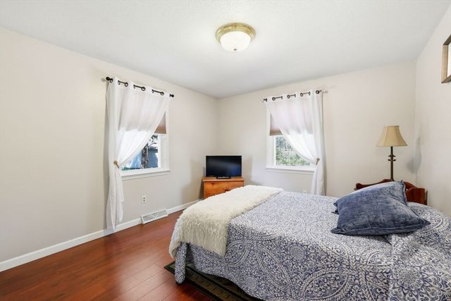 18 Fox Run Ln, Hampden, MA 01036