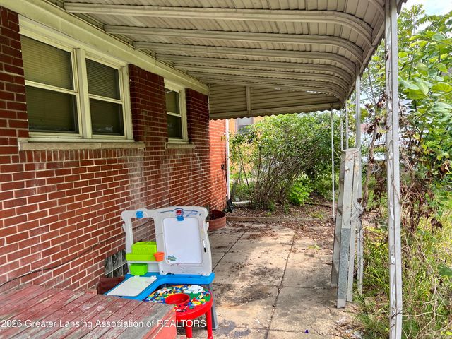 3425 Macon Avenue, Lansing, MI 48917