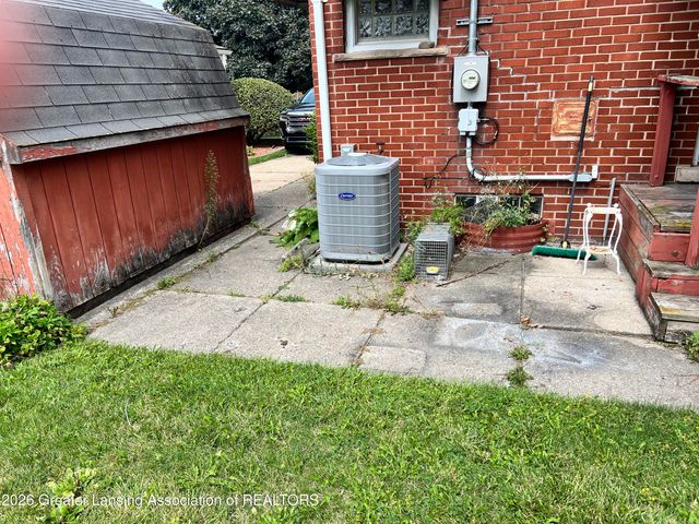 3425 Macon Avenue, Lansing, MI 48917