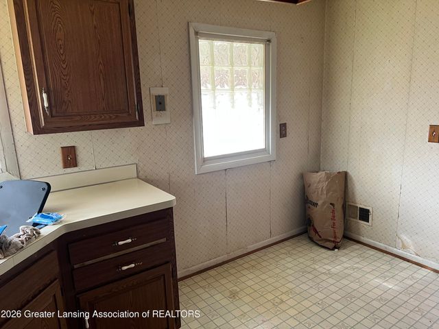 3425 Macon Avenue, Lansing, MI 48917
