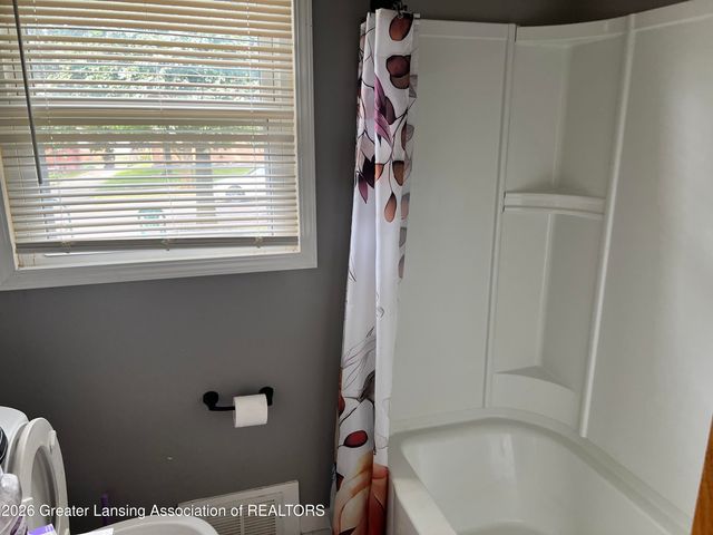 3425 Macon Avenue, Lansing, MI 48917