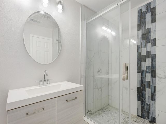 2438 Lea Crest Drive, Dallas, TX 75216