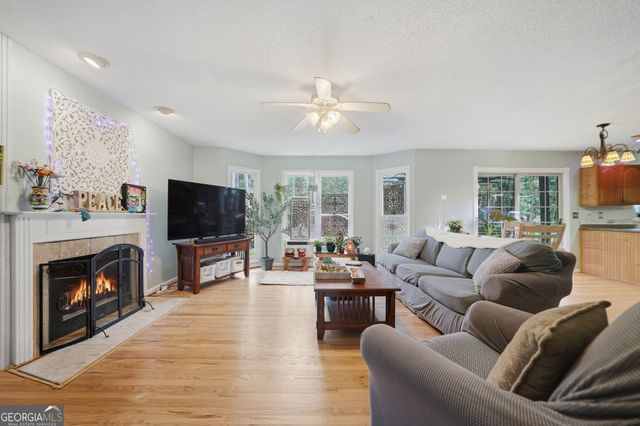 445 Longleaf Drive, Roswell, GA 30075