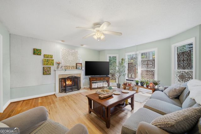 445 Longleaf Drive, Roswell, GA 30075