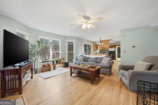 445 Longleaf Drive, Roswell, GA 30075