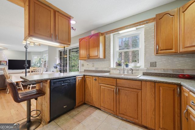 445 Longleaf Drive, Roswell, GA 30075