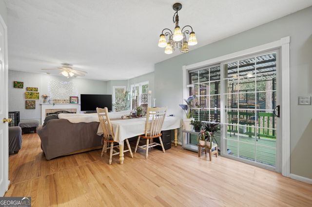 445 Longleaf Drive, Roswell, GA 30075