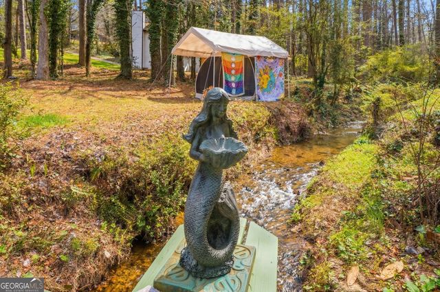 445 Longleaf Drive, Roswell, GA 30075