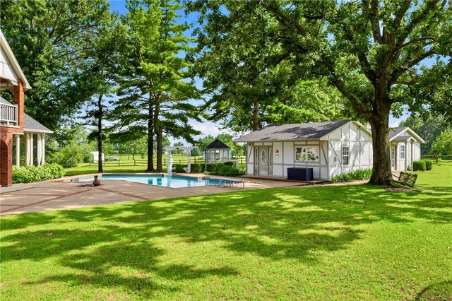 1483 N Main Street, Centerton, AR 72719