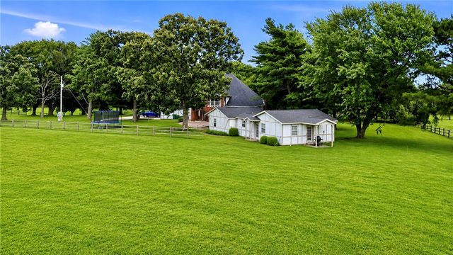 1483 N Main Street, Centerton, AR 72719