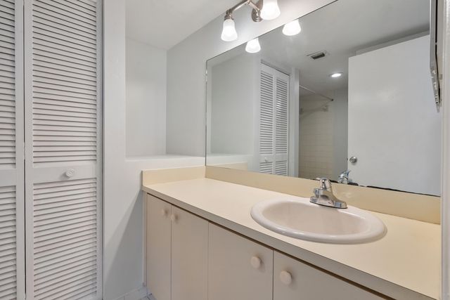701 NW 19TH Street 306, Fort Lauderdale, FL 33311