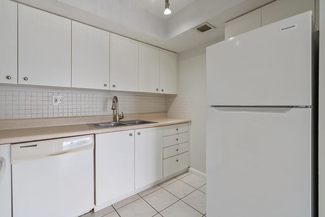701 NW 19TH Street 306, Fort Lauderdale, FL 33311