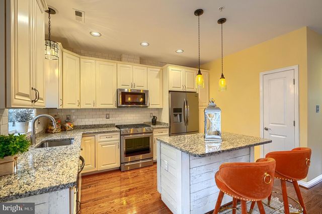 8502 LYNCH RD, Dundalk, MD 21222