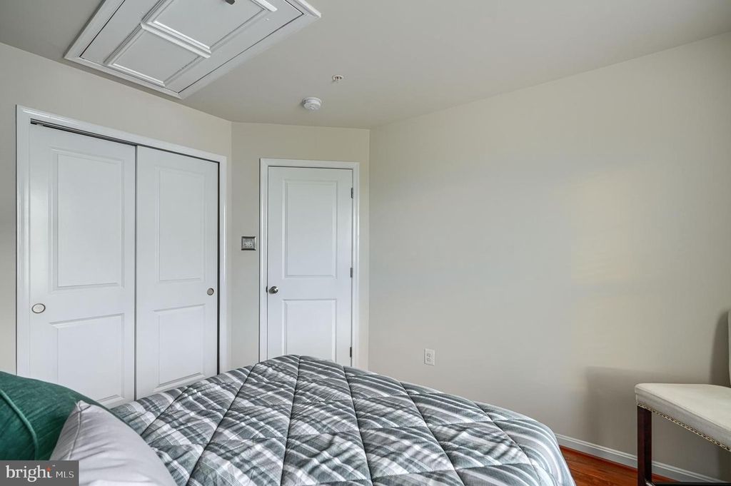 Image 25 of property listing at 8502 LYNCH RD, Dundalk, MD 21222