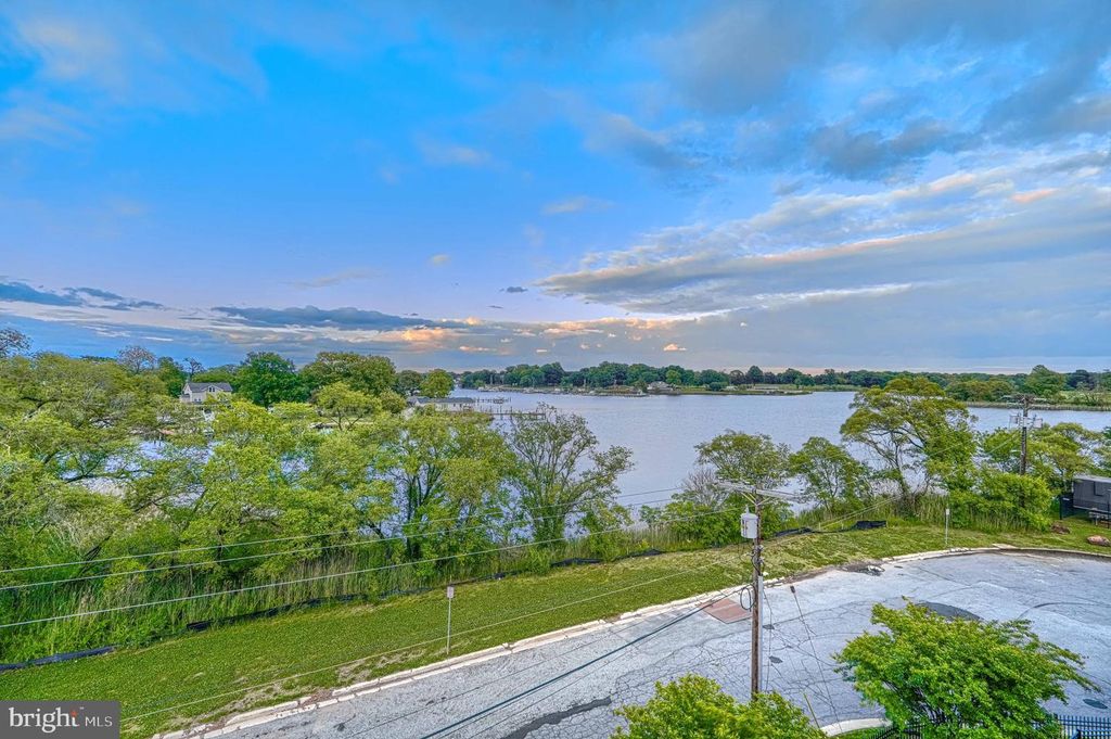 Image 41 of property listing at 8502 LYNCH RD, Dundalk, MD 21222