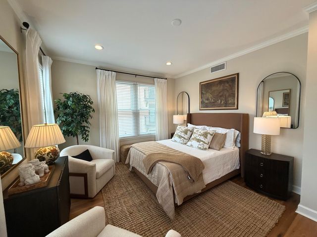 33 Calhoun Street 225, Charleston, SC 29401