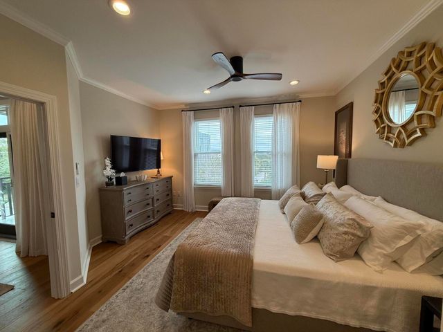 33 Calhoun Street 225, Charleston, SC 29401