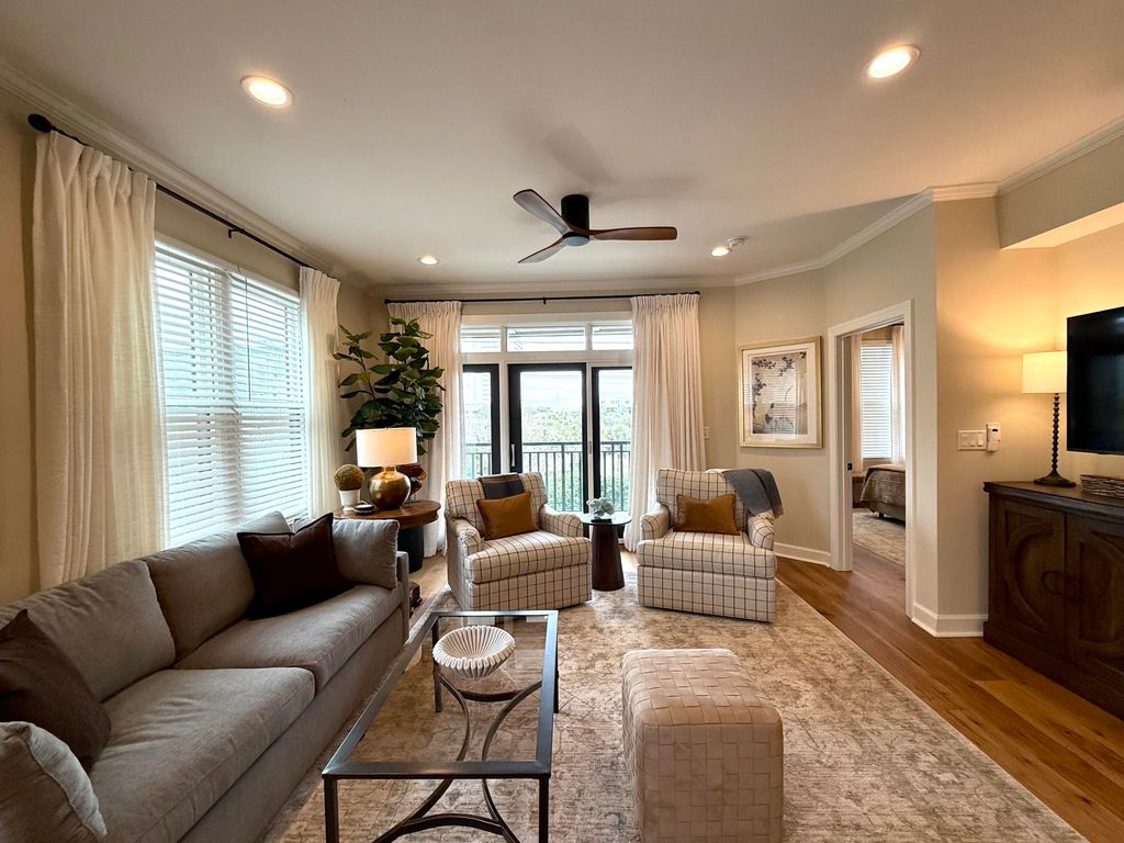 33 Calhoun Street 225, Charleston, SC 29401