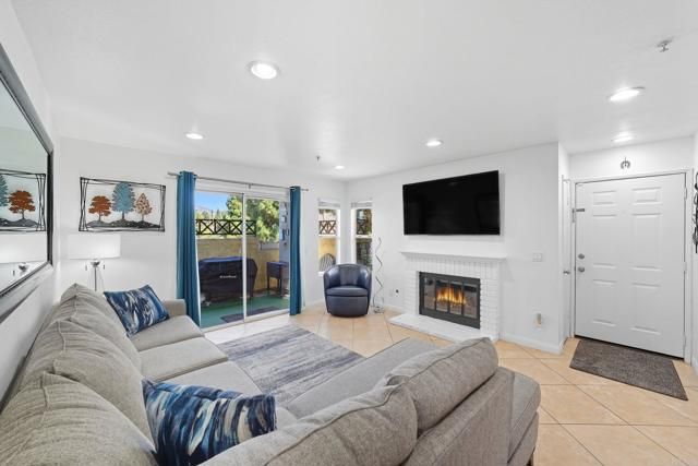 2083 Lakeridge Circle 104, Chula Vista, CA 91913