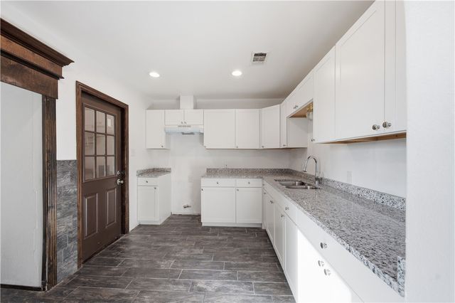 4845 Johnston Dr, Corpus Christi, TX 78415